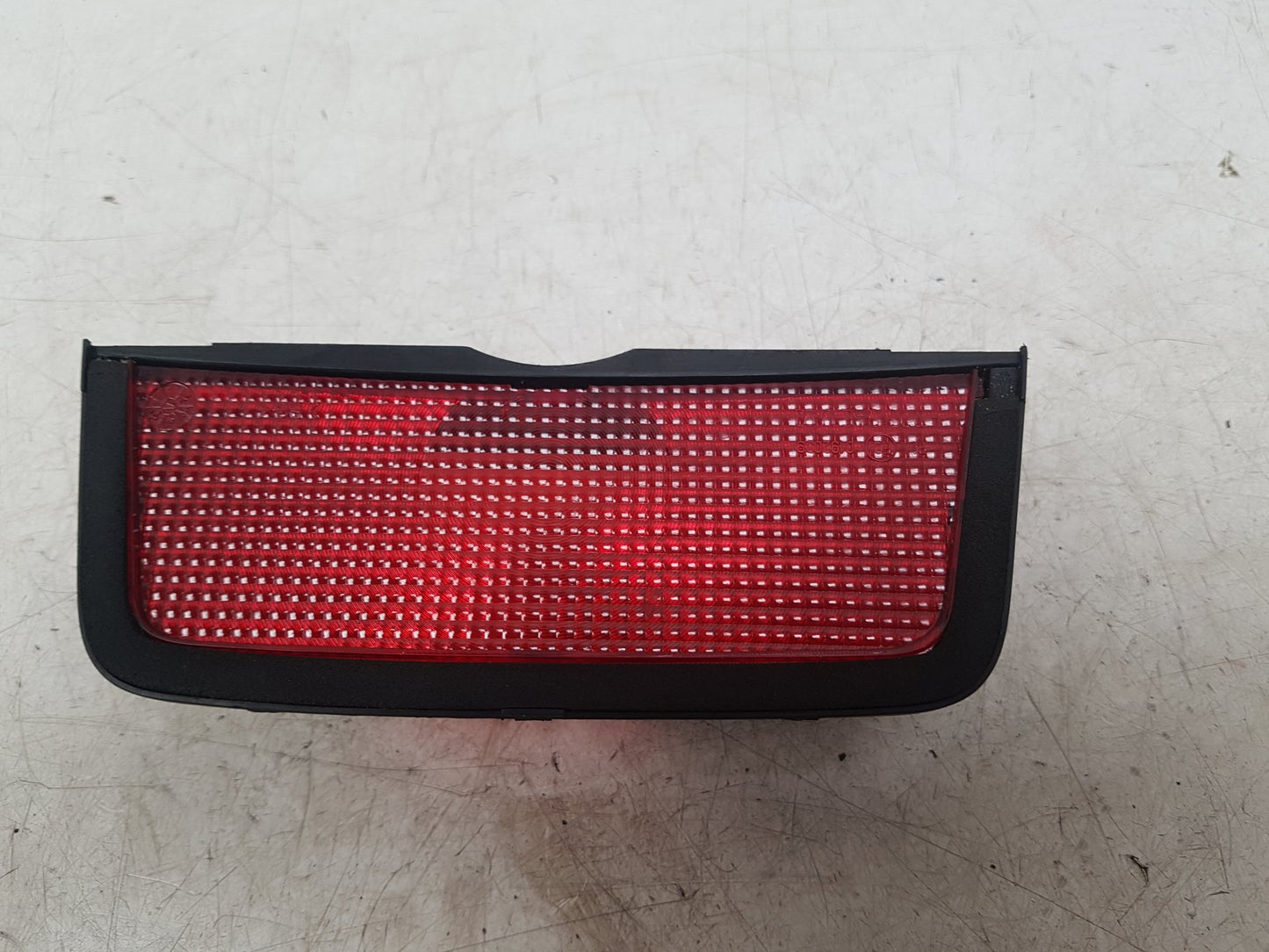 1992 - 1997 Volvo 850  Estate REAR/TAIL THIRD BRAKE STOP LIGHT 3512325