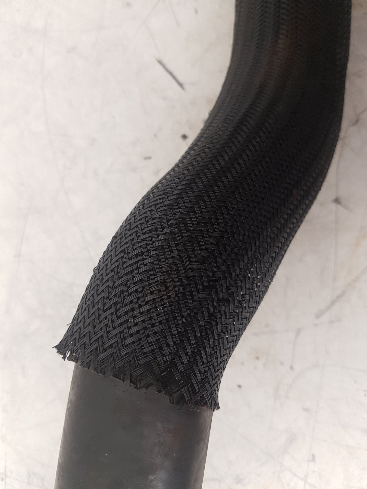 2002 - 2006 Volvo XC90  Estate RADIATOR HOSE 30680922