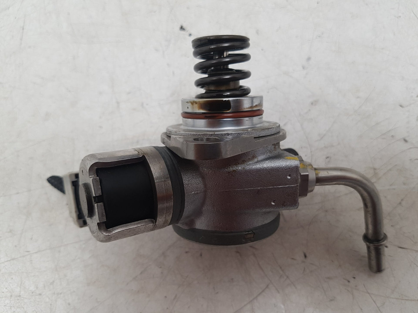2015 - 2019 Volvo V40 Cross Country  Hatchback High Pressure Pump 31437903