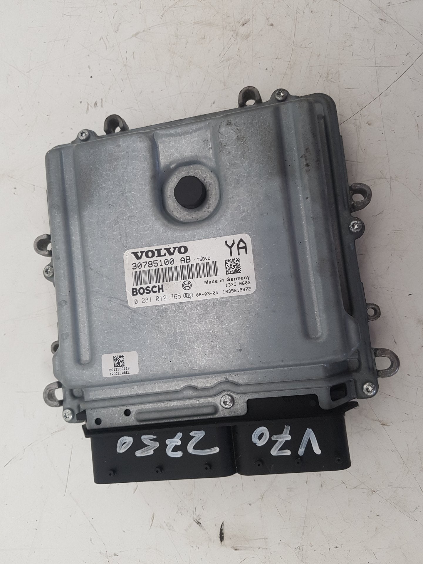 2007 - 2016 Volvo V70  Estate Engine ECU 30785100 AB 0281012765