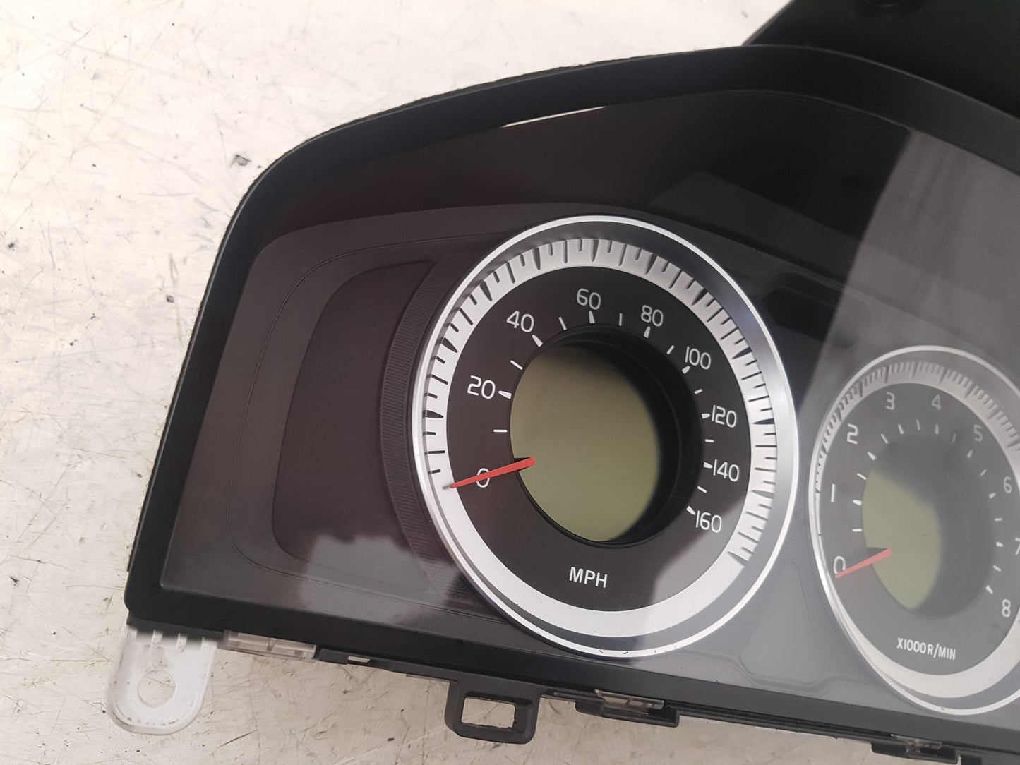 2010 - 2017 Volvo XC60  Estate Instrument Cluster 31343324AA
