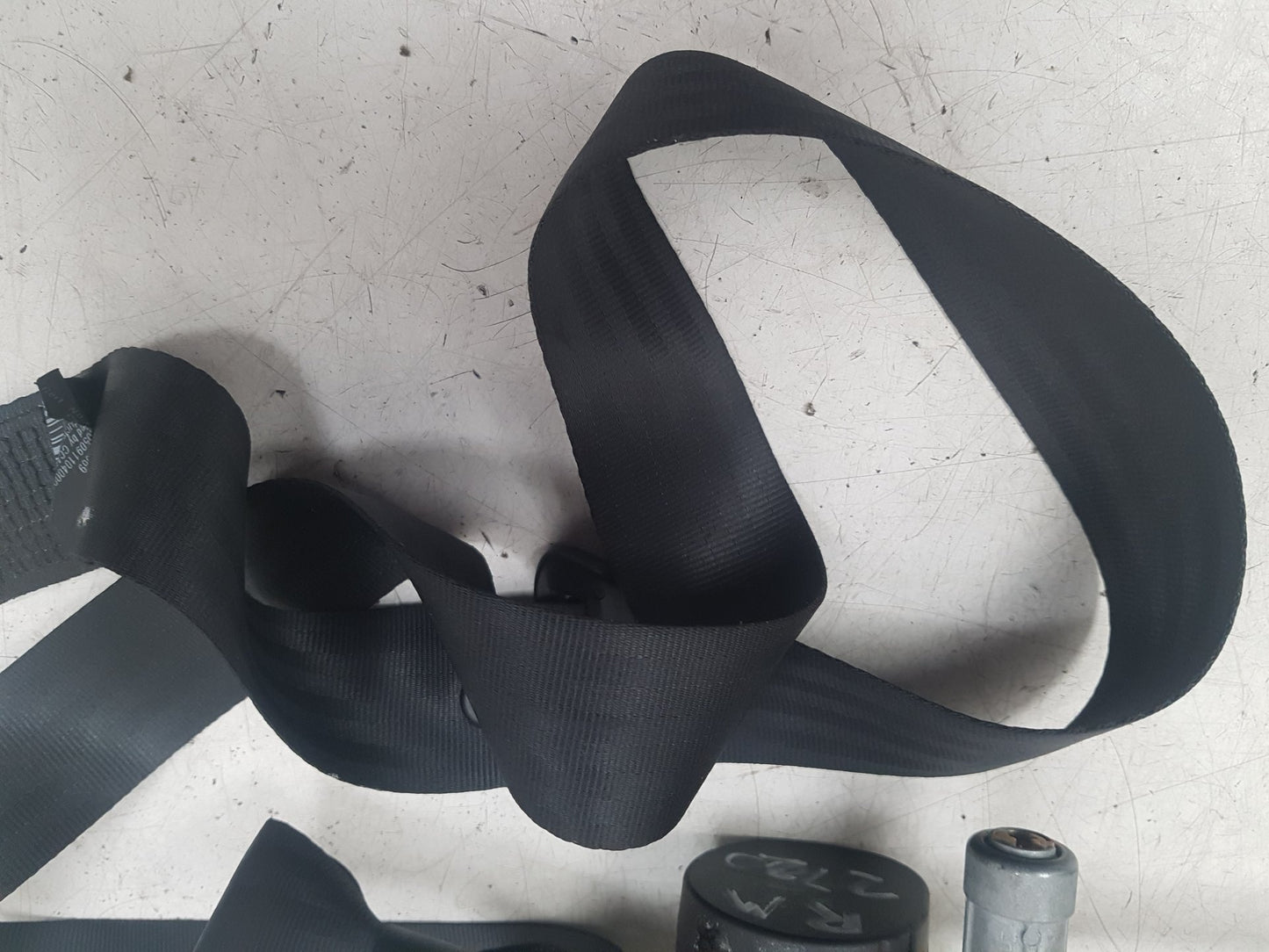 2010 - 2016 Volvo S80  Saloon SEAT BELT - CENTRE REAR 39808363