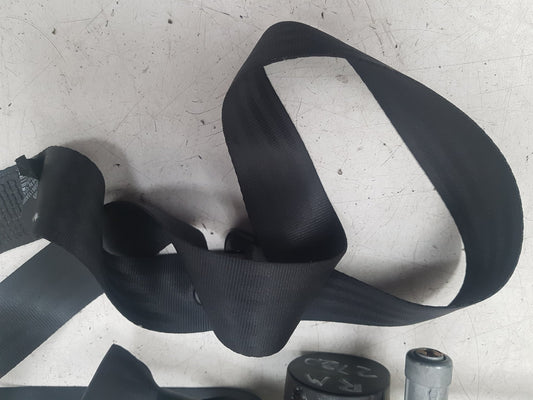 2010 - 2016 Volvo S80  Saloon SEAT BELT - CENTRE REAR 39808363
