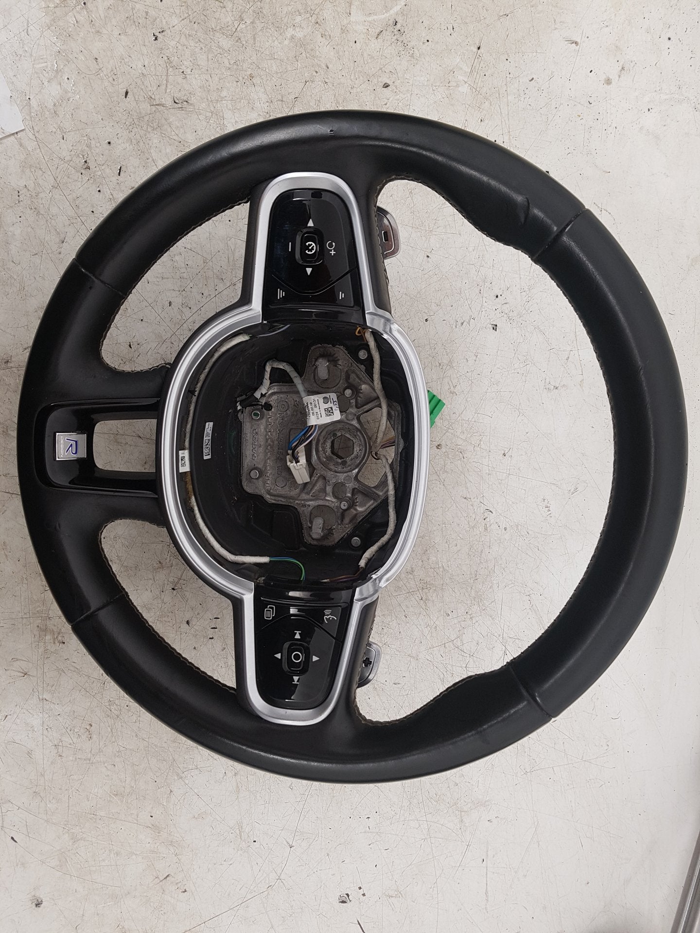 2017 - 2026 Volvo V60 II 225 Estate Steering Wheel 32227373