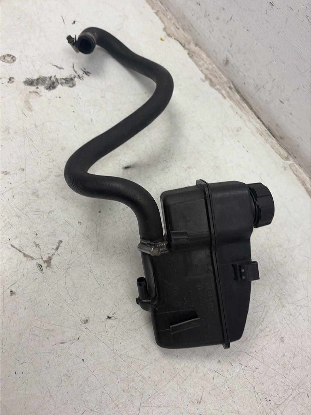 2015-2026 Volvo XC90 II 256 SUV Power Steering Reservoir 30645621