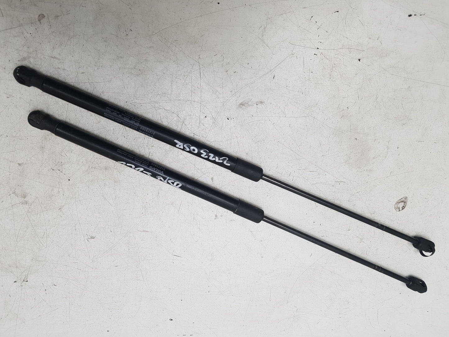 2013 - 2019 Volvo V40 III 525 Hatchback TAILGATE STRUTS (PAIR) 31278560