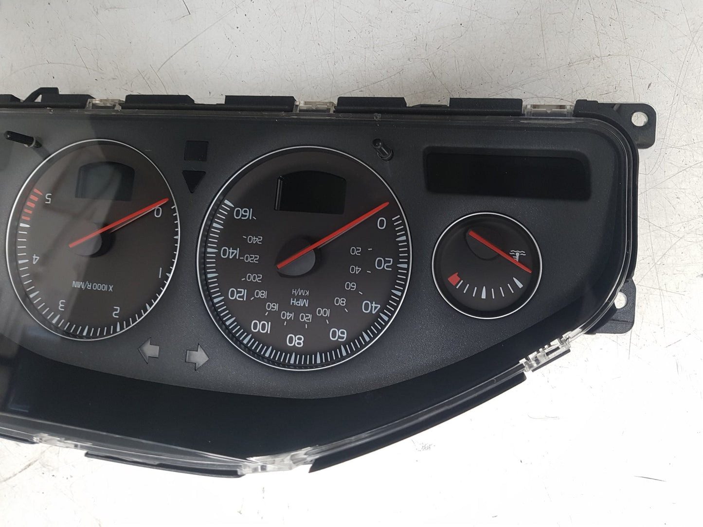 2004 - 2007 Volvo XC70  Estate Instrument Cluster 30746111