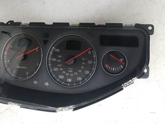 2004 - 2007 Volvo XC70  Estate Instrument Cluster 30746111
