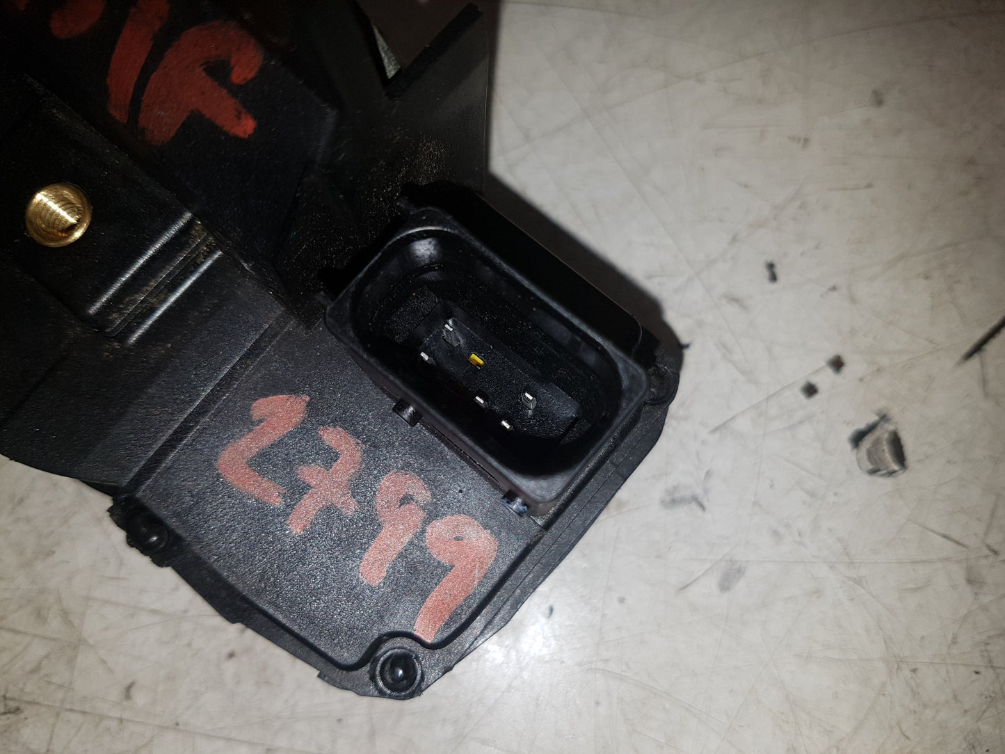 2010  9-3 Turbo Edition Tid E4 4 Dohc  Saloon Left Front Door Lock Actuator 12759691