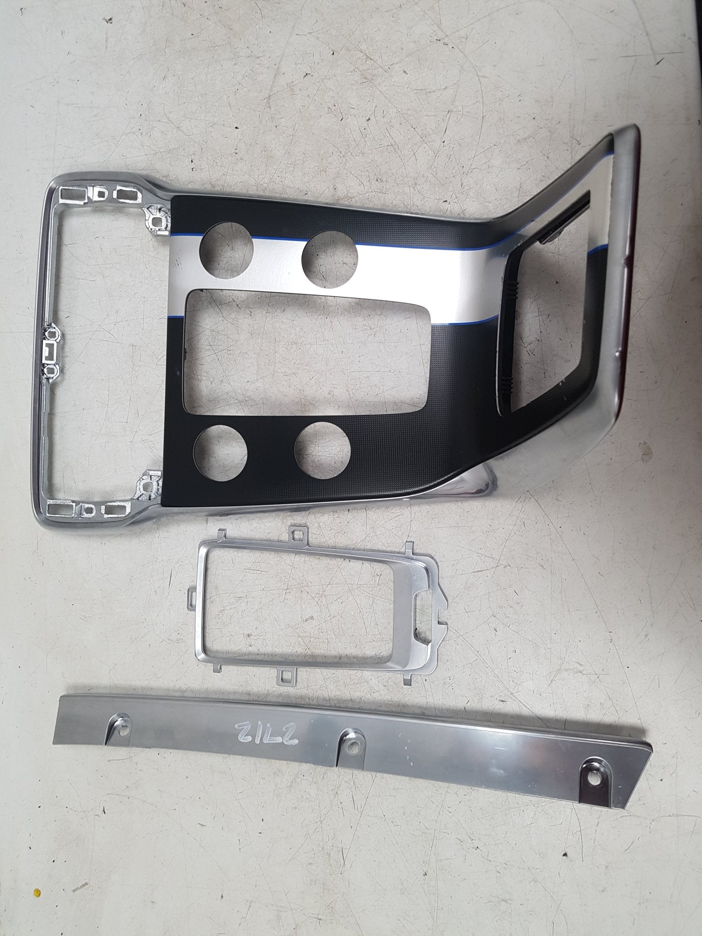 2012 - 2019 Volvo V40  Hatchback Centre Console 31348296
