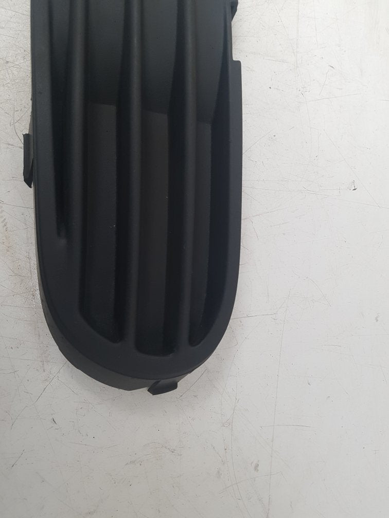 2004 - 2010 Volvo V50   Estate Left Fog Light Cover 30657009