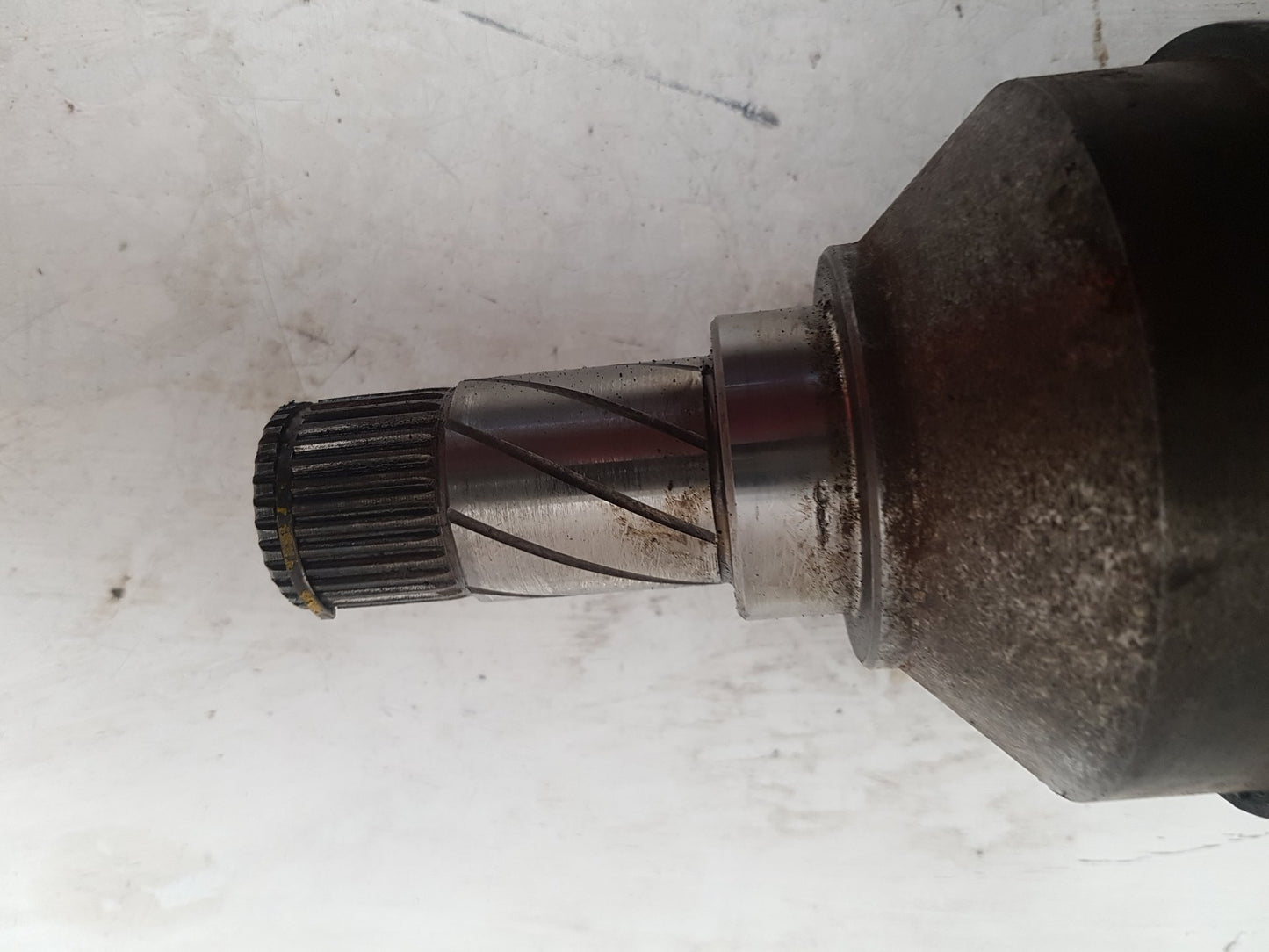 2008 - 2013 Volvo XC60 I 156 Estate DRIVESHAFT - PASSENGER FRONT (MANUAL) (ABS) 36051318