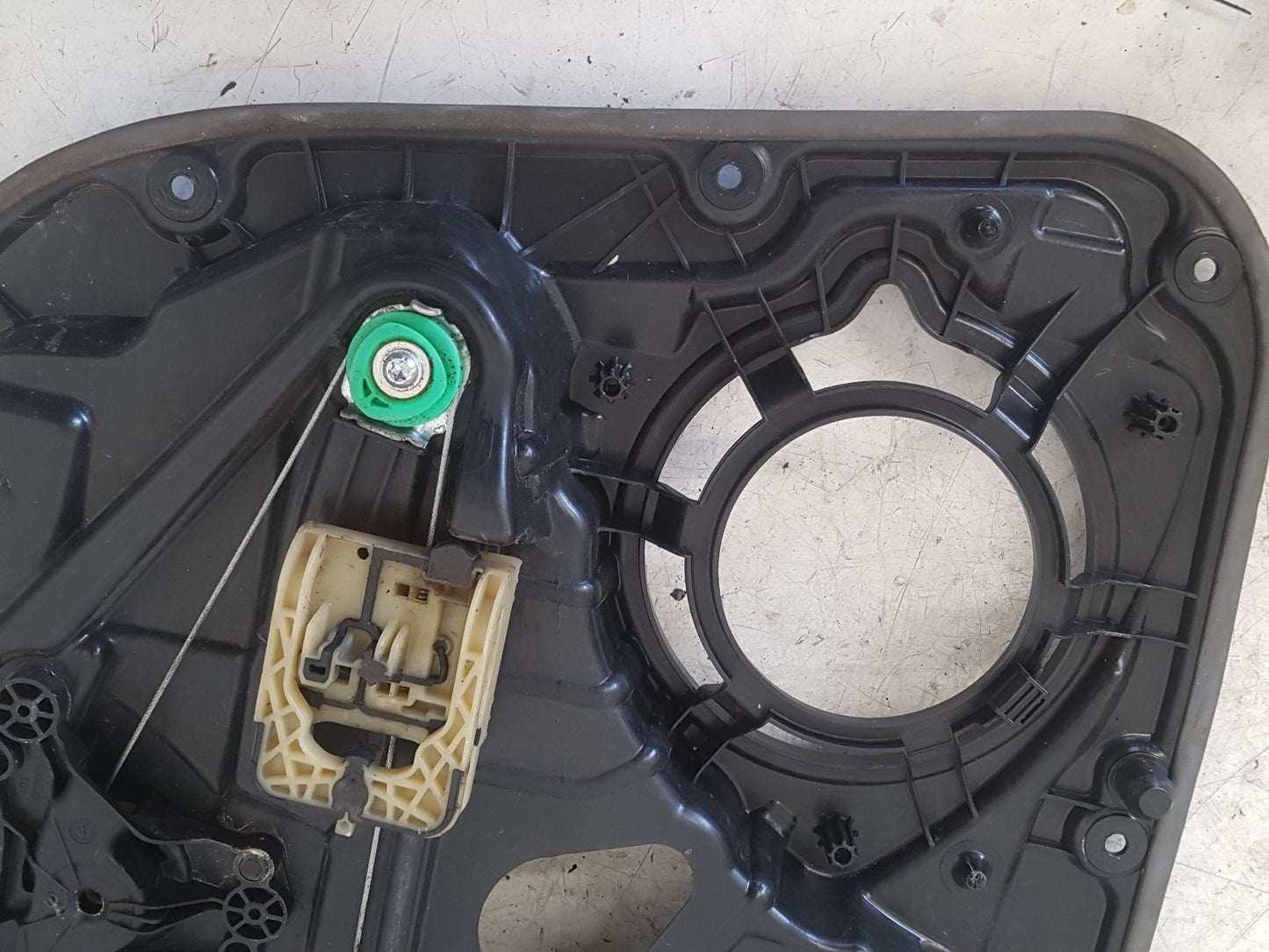 2015 Volvo V40 525, 526 Hatchback Left Rear Door Regulator 31276217