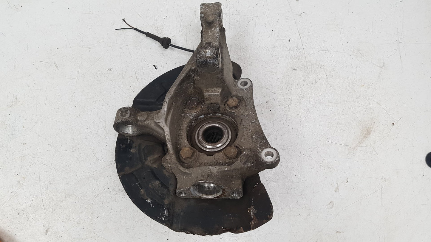 2000 - 2007 Volvo XC70  Estate Left Front Hub Assembly 30760714
