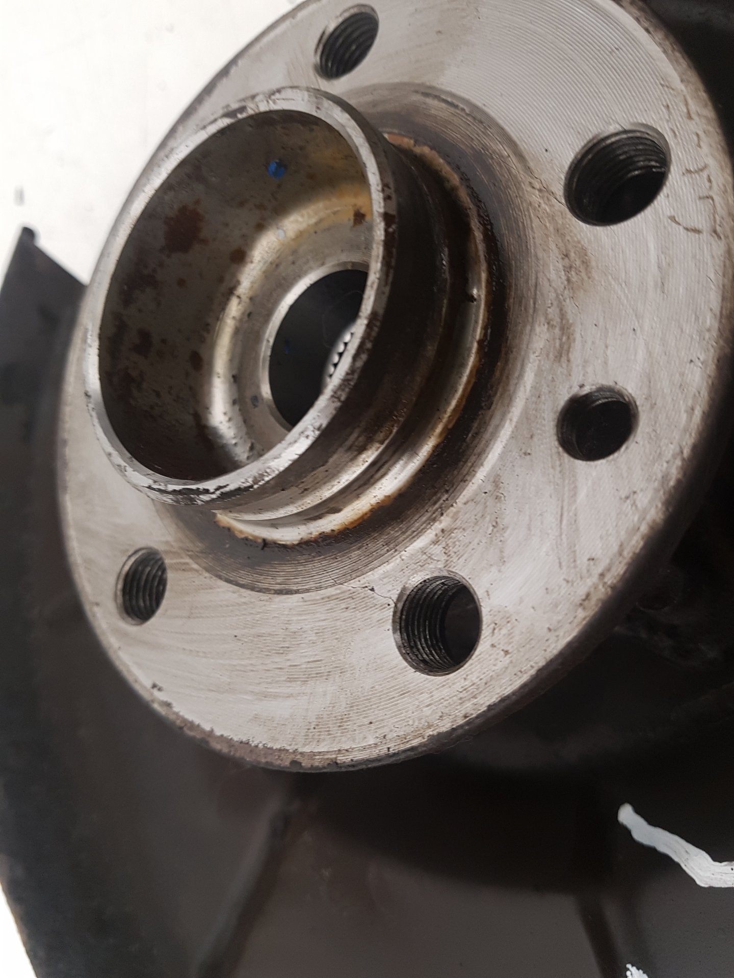 2008 - 2013 Volvo XC60 I 156 Estate Left Rear Hub Assembly 20150325