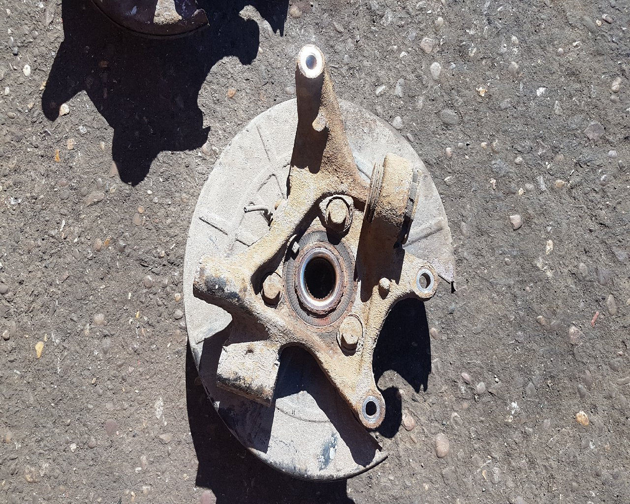 2010 - 2012 Saab 95  Saloon Left Rear Hub Assembly