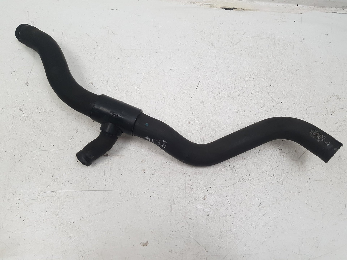 2004 - 2007 Volvo V50  Estate RADIATOR HOSE 30723083