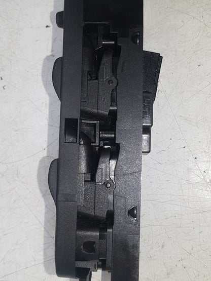 2004 - 2010 Volvo S40  Saloon Right Front Window Switch 30773210