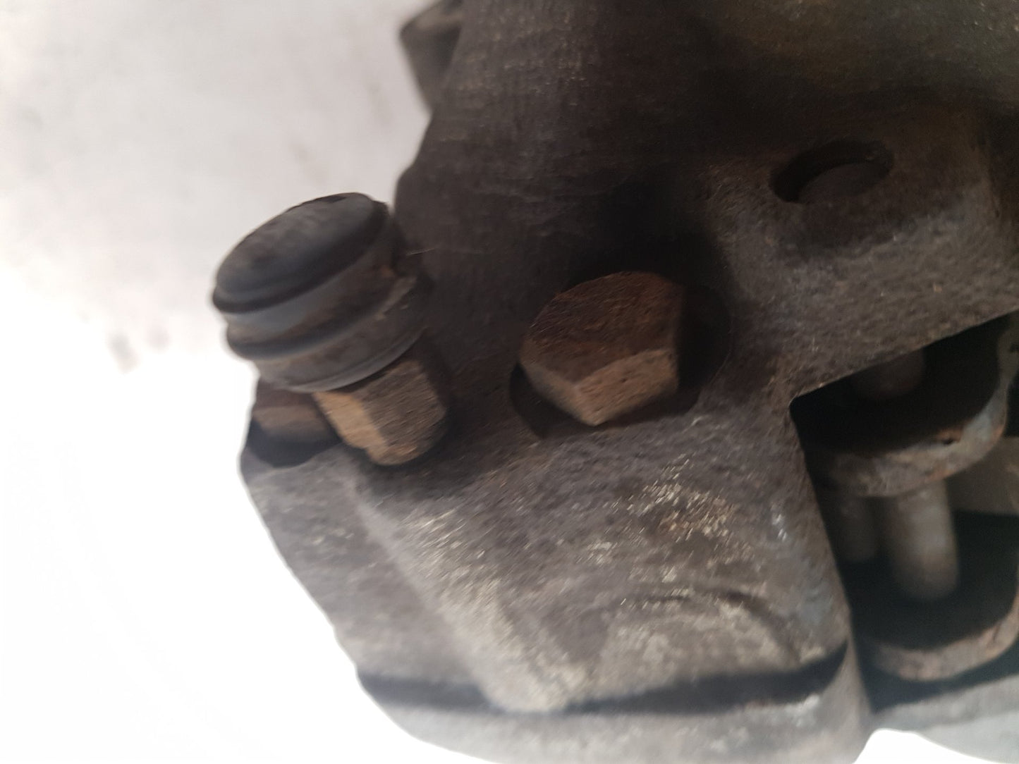 1992 - 1997 Volvo 850  Estate Left Rear Caliper 5003814
