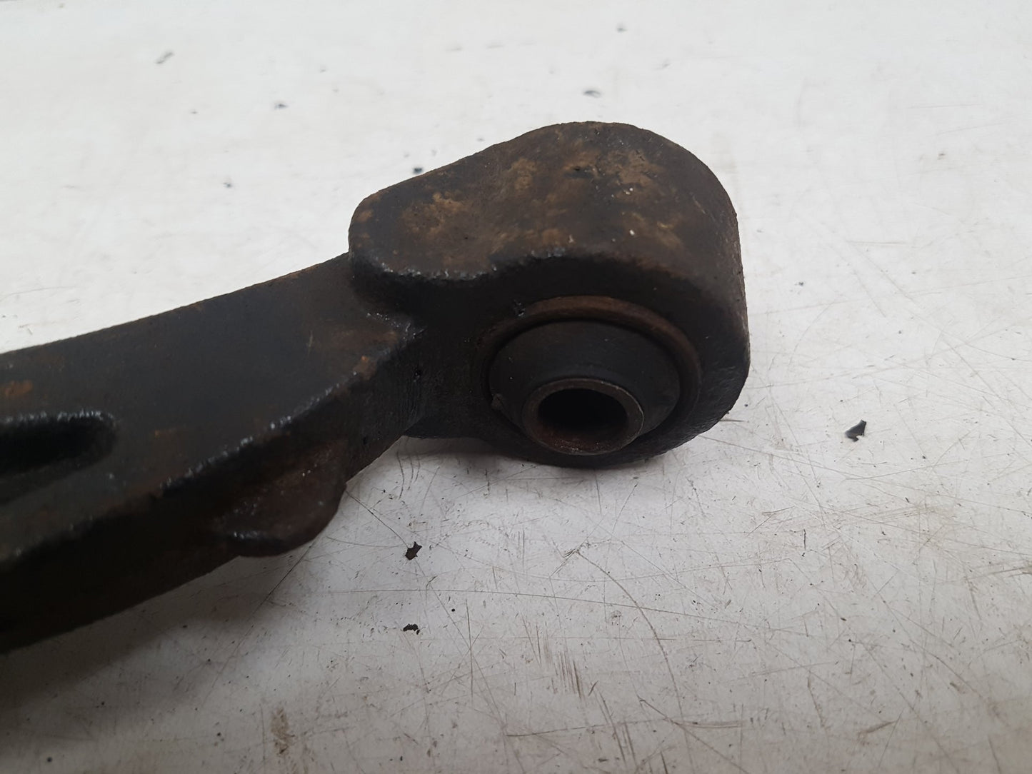 1992 - 1997 Volvo 850  Estate Right Front Lower Control Arm 8628496