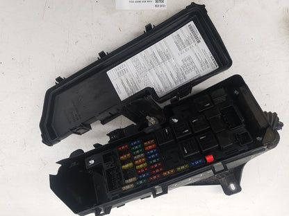 2005 - 2011 Volvo XC90   Engine Fuse Box 30679527