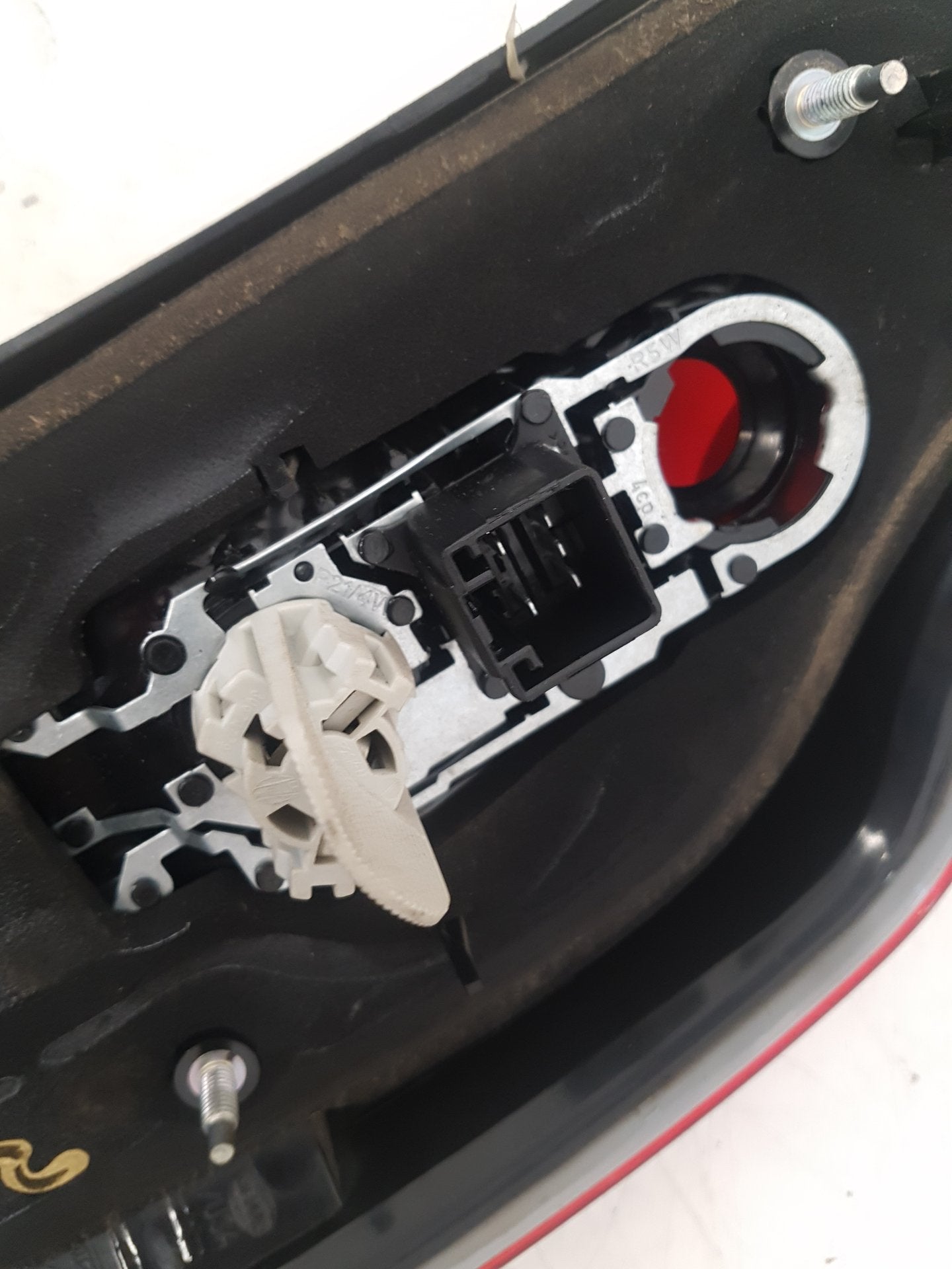 2004 - 2007 Volvo XC70  Estate Left Taillight