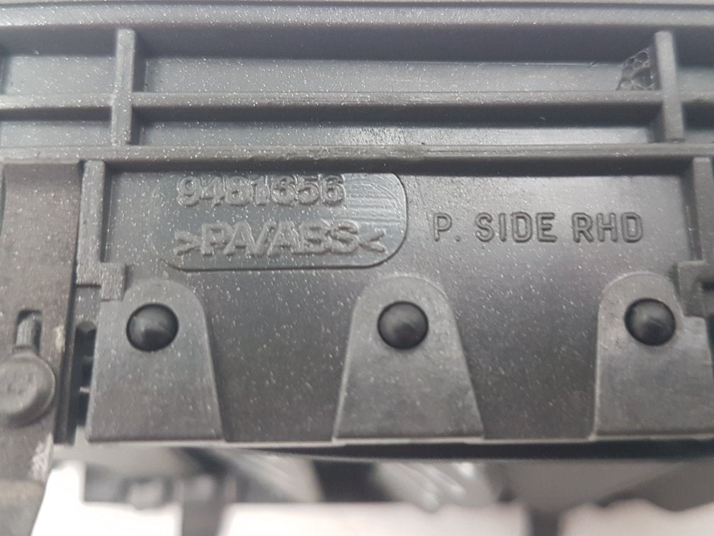 1997 - 2000 Volvo V70  Estate AIR VENT (PASSENGER SIDE FRONT) 9481656