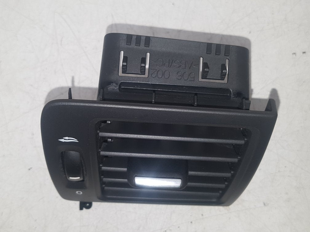 2005 - 2012 Volvo S40  Saloon AIR VENT (DRIVER SIDE FRONT) 39888290