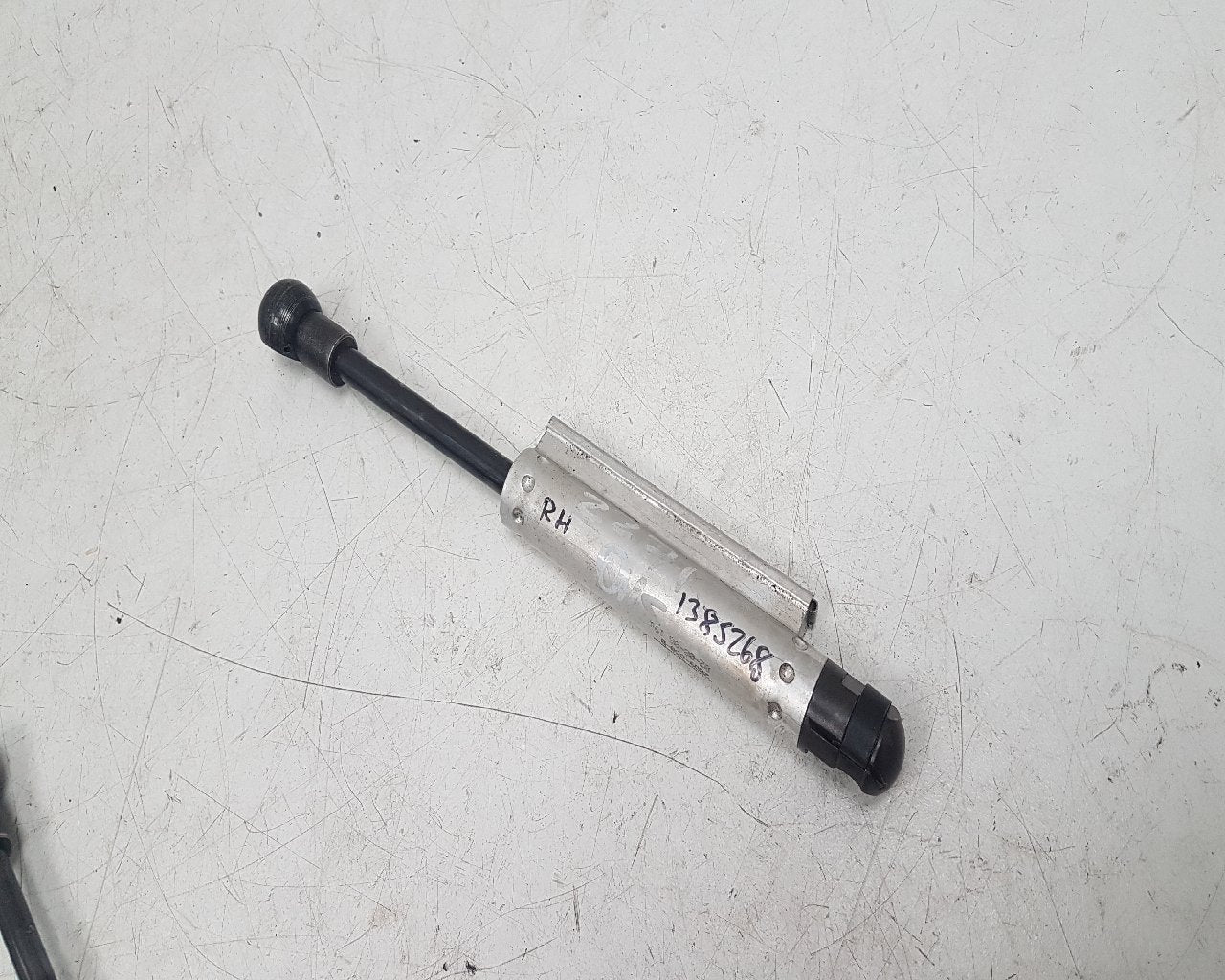 2006 - 2009 Volvo C70  Convertible HYDRAULIC ROOF RAM 1385268 RH