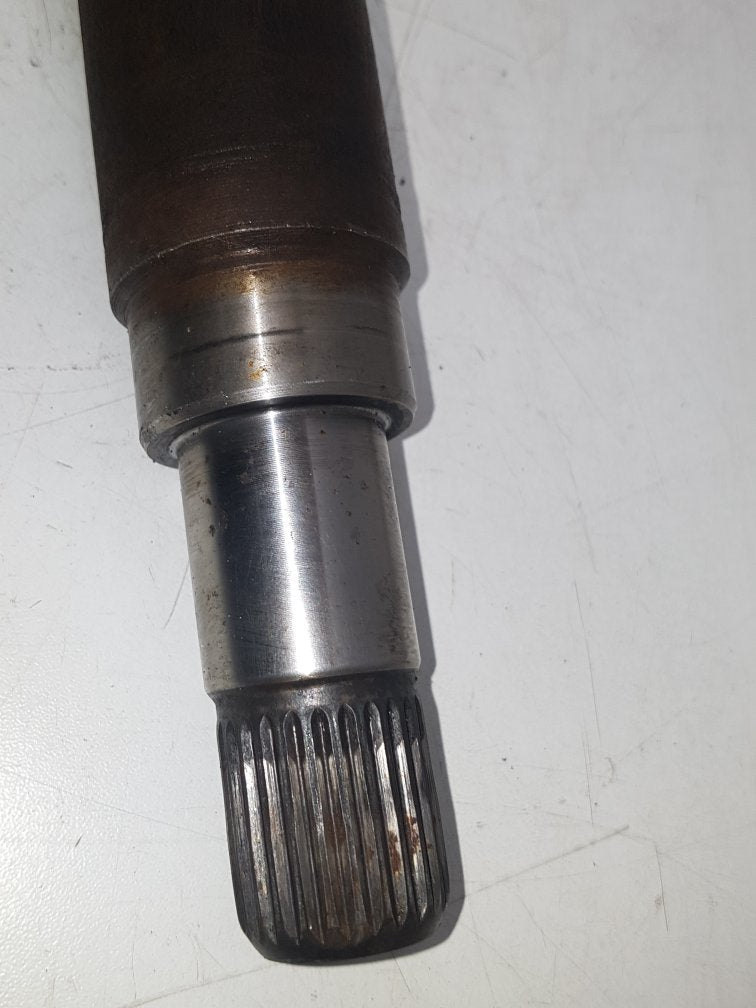 2005 - 2010 Volvo S40  Saloon Driveshaft (Manual) UK Drivers Side Front. 31256933