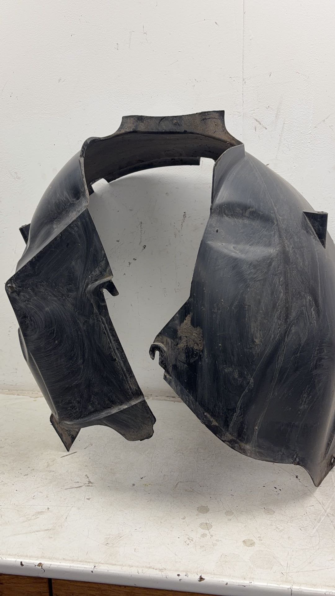 2007 - 2014 Volvo XC90  Estate WHEEL ARCH LINER (DRIVERS SIDE FRONT) 30763615