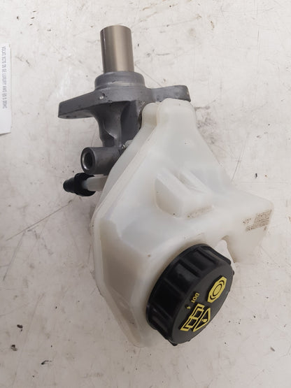 2008 - 2016 Volvo XC70 III 136 Estate BRAKE FLUID RESERVOIR AND MASTER CYLINDER 36002450