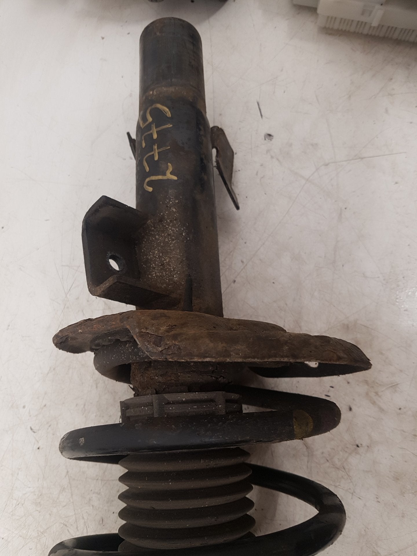 2008 - 2016 Volvo V70  Estate Left Front Shock Absorber 31317810