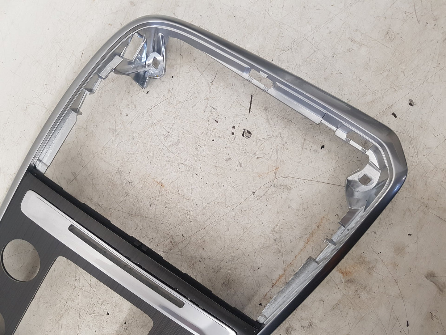 2009 - 2017 Volvo XC60 I 156 Estate CENTRE CONSOLE TRIM SURROUND