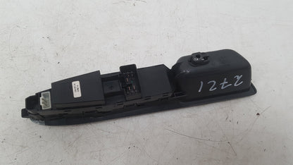 2000 - 2004 Volvo V40  Estate Right Front Window Switch 30638534