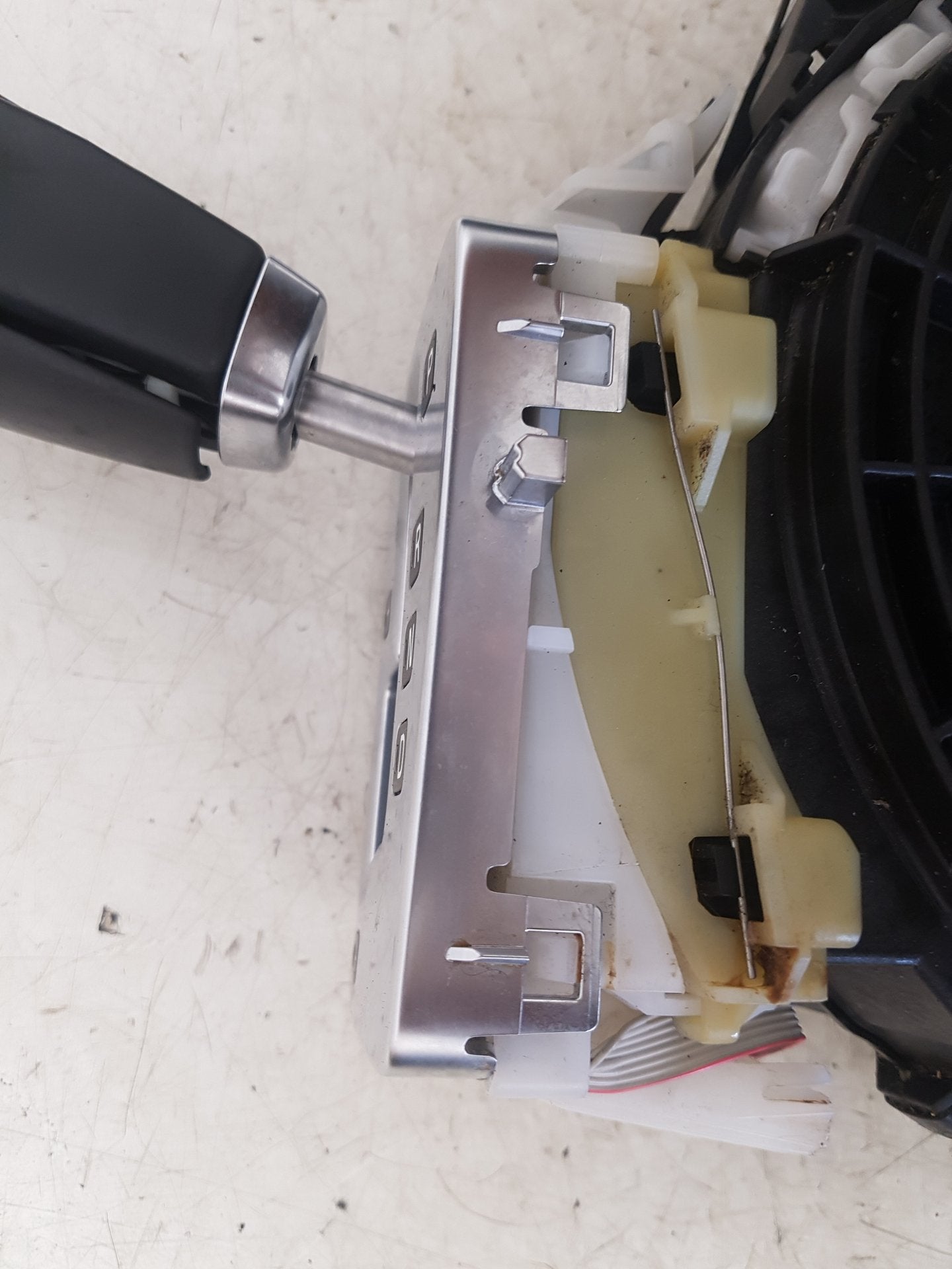2008 - 2011 Volvo V70  Estate GEAR STICK 30759122