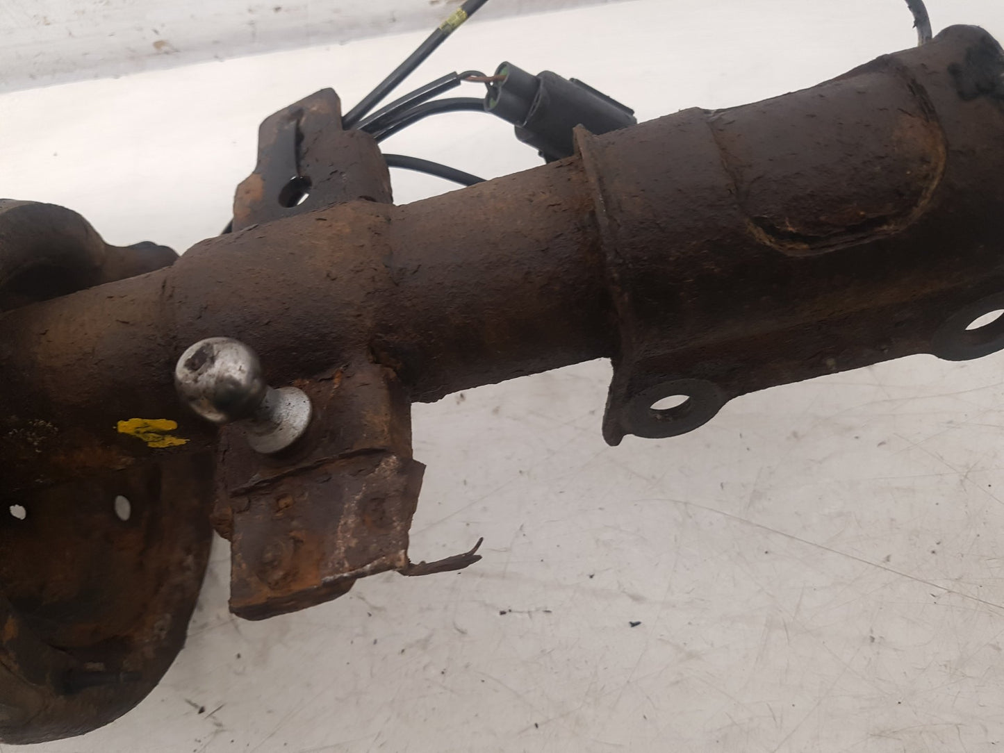2000 - 2007 Volvo XC70  Estate Left Front Shock Absorber