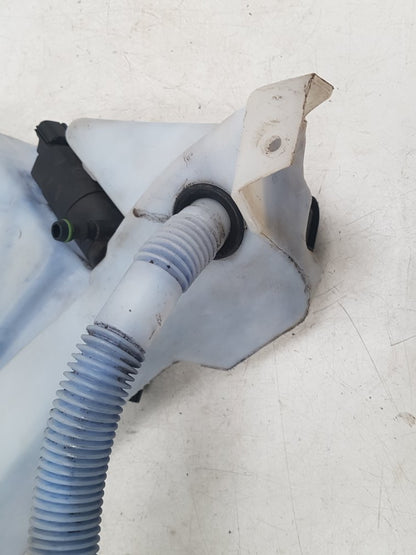 2006 - 2012 Volvo C70  Convertible WASHER BOTTLE & MOTOR 4N51-13K163