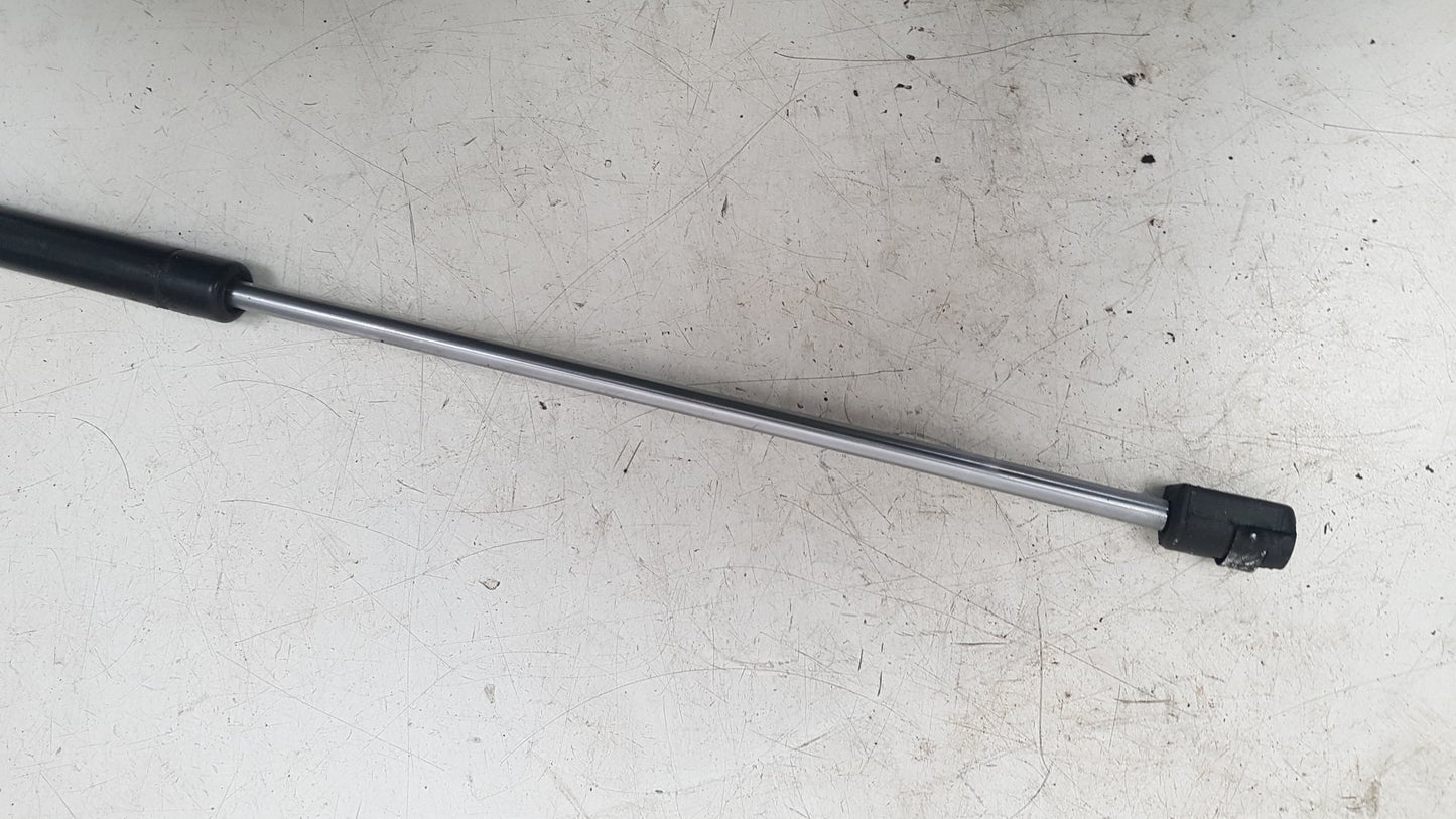 2000 - 2004 Volvo V40  Estate BONNET STRUT/RAM 30819865