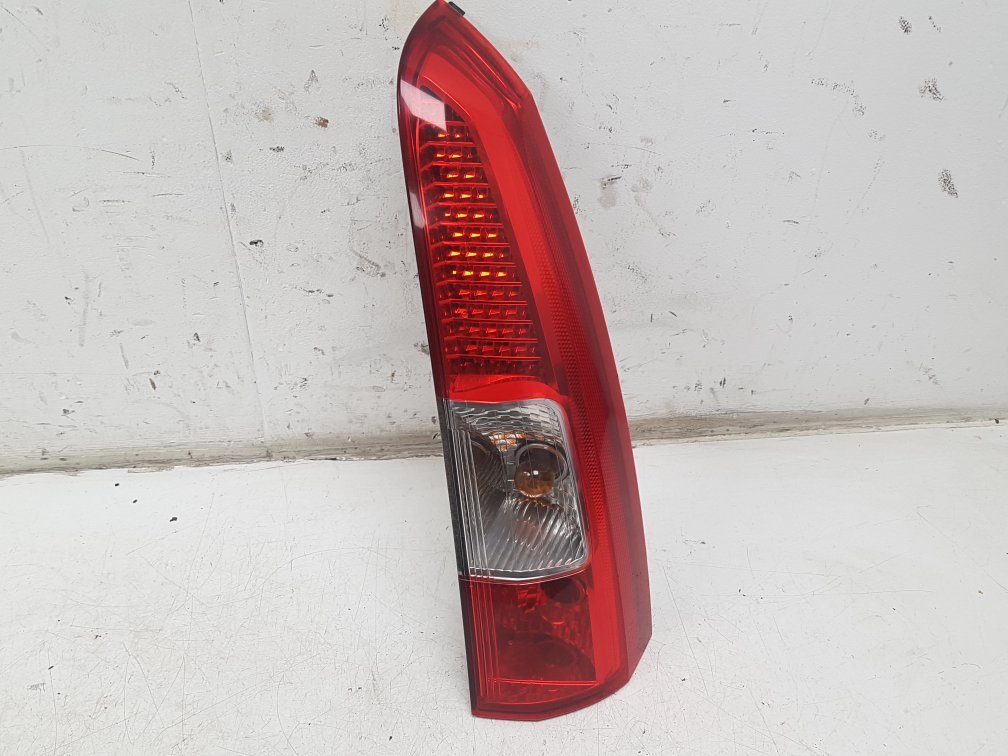 2004 - 2007 Volvo XC70  Estate REAR/TAIL LIGHT UPPER (DRIVER SIDE) 30655375