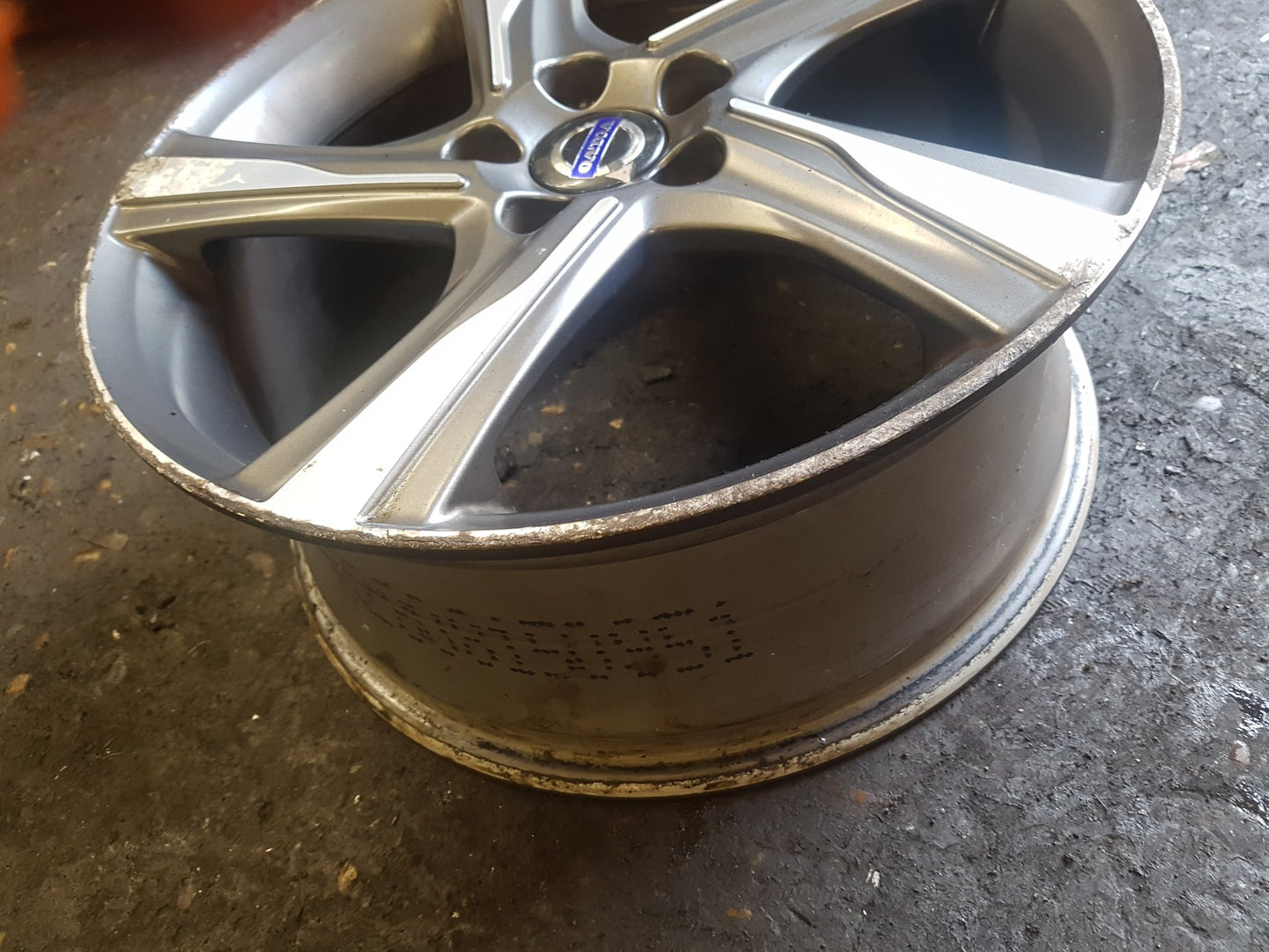 2012 - 2015 Volvo V40  Hatchback Alloy Wheel 31423521
