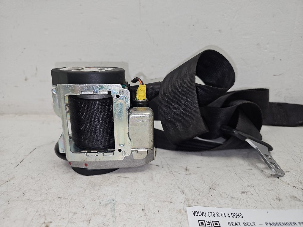 2006 - 2012 Volvo C70  Convertible Left Front Seat Belt 6841705