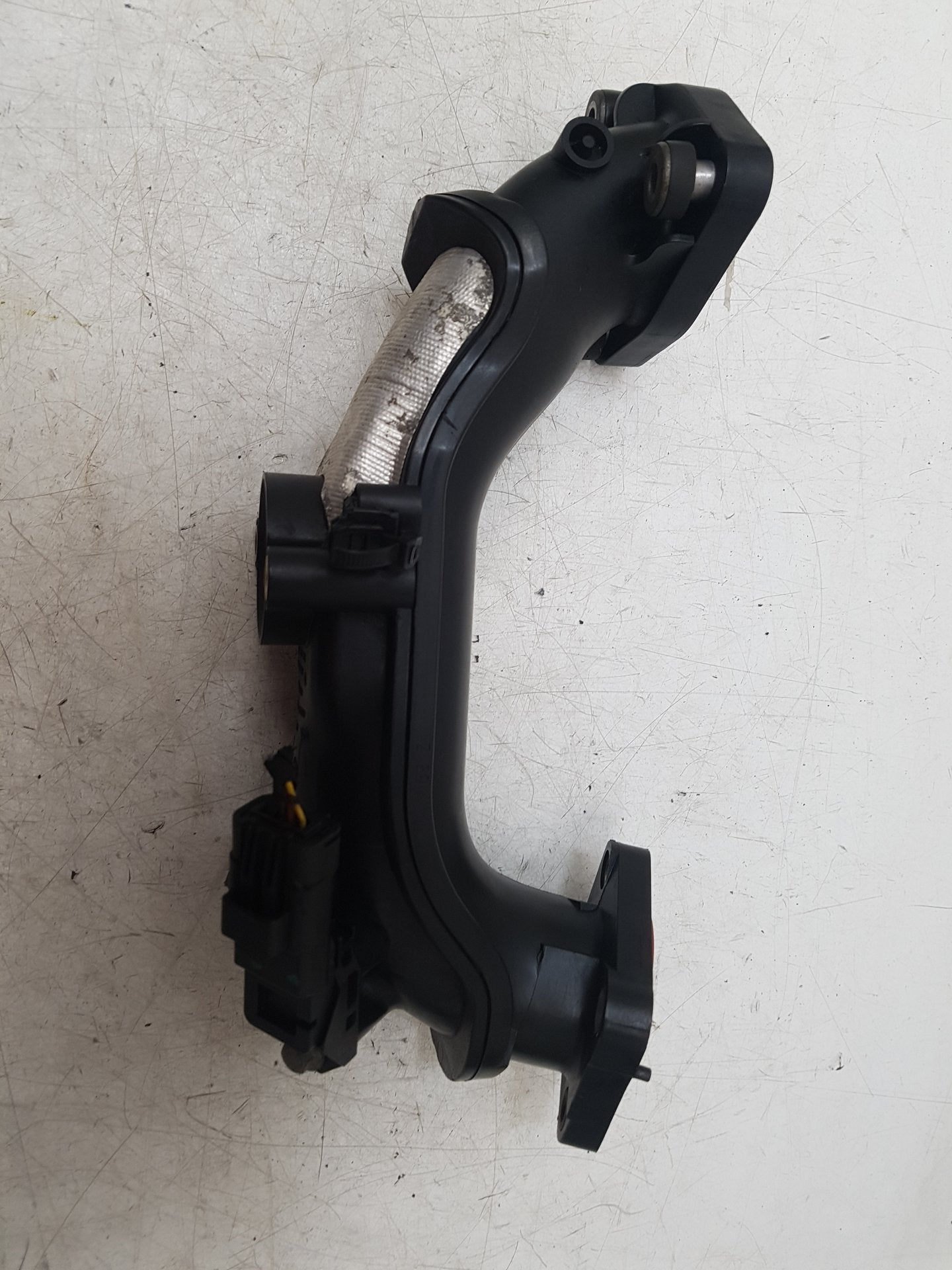2004 - 2010 Volvo V50  Estate INTAKE PIPE 9674942380