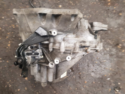 2013 - 2016 Volvo V40 III 525 Hatchback Manual Gearbox 1285218