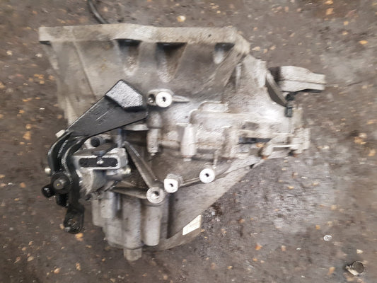 2013 - 2016 Volvo V40 III 525 Hatchback Manual Gearbox 1285218