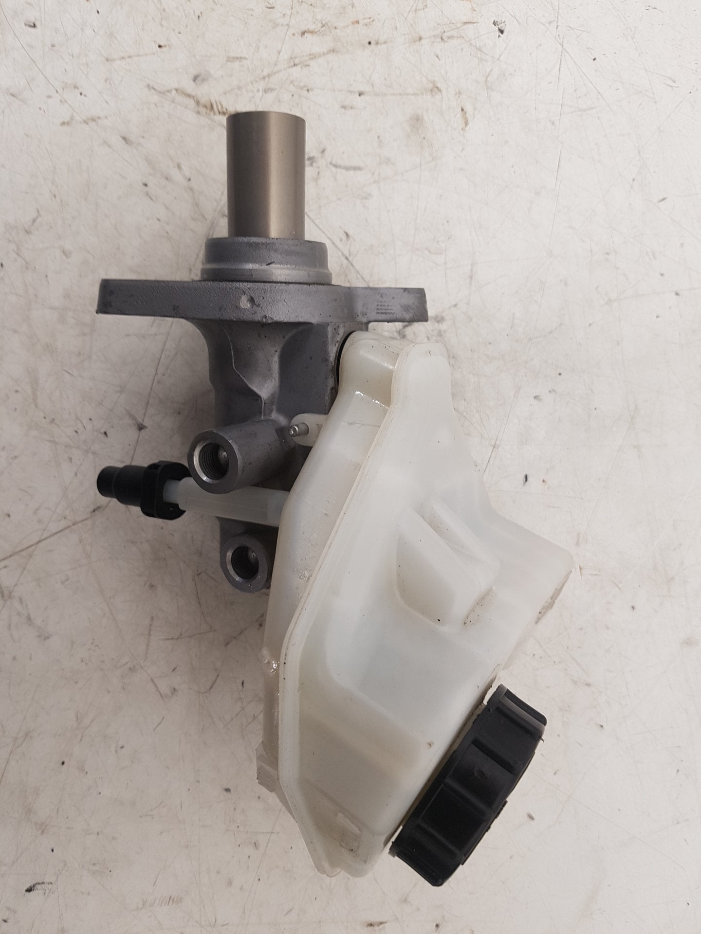 2008 - 2016 Volvo XC70 III 136 Estate BRAKE FLUID RESERVOIR AND MASTER CYLINDER 36002450
