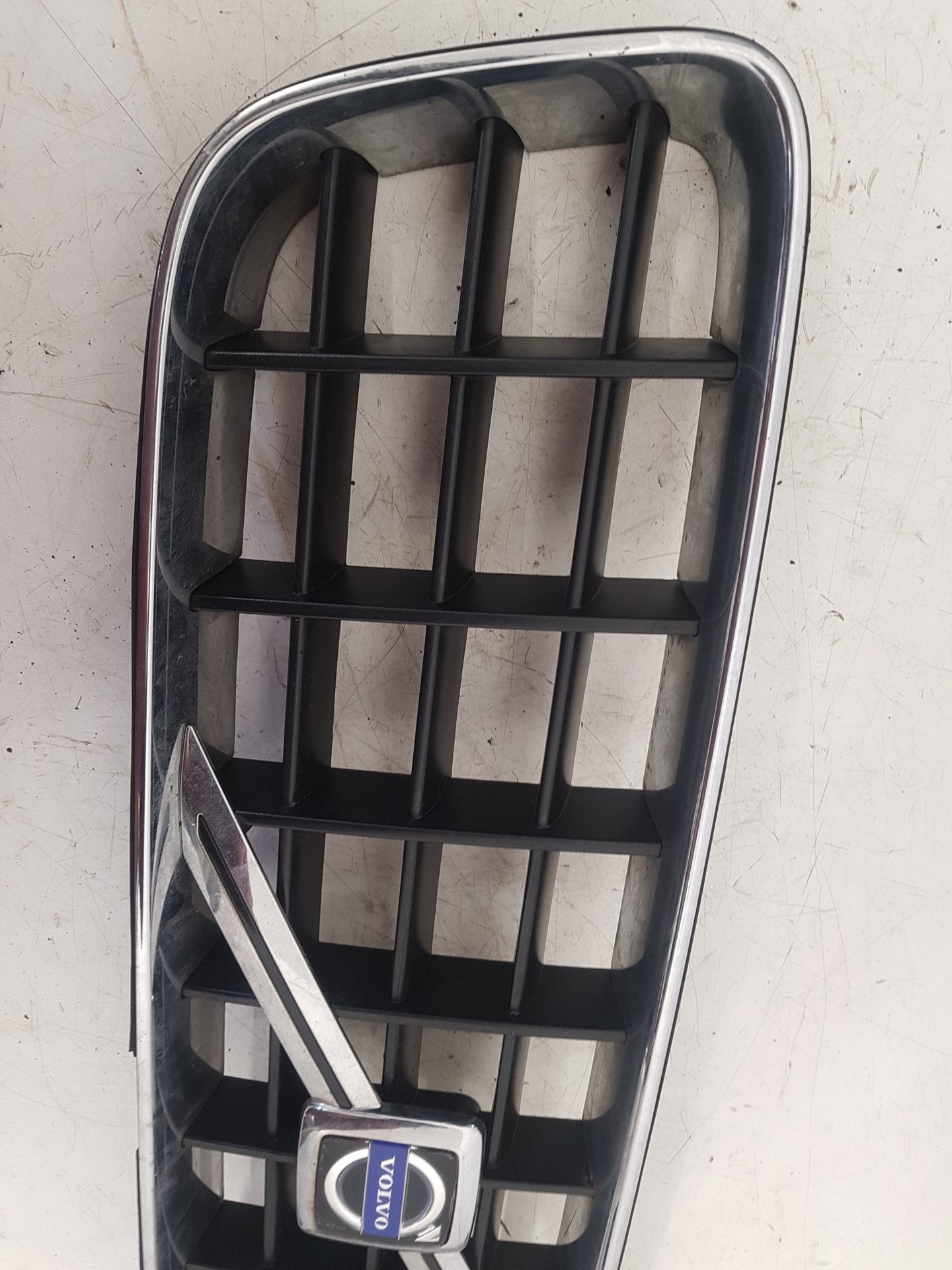 2003 - 2010 Volvo XC90  Estate FRONT GRILL 8620641