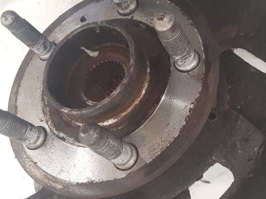 2010 - 2012 Saab 9-5  Saloon Right Front Hub Assembly