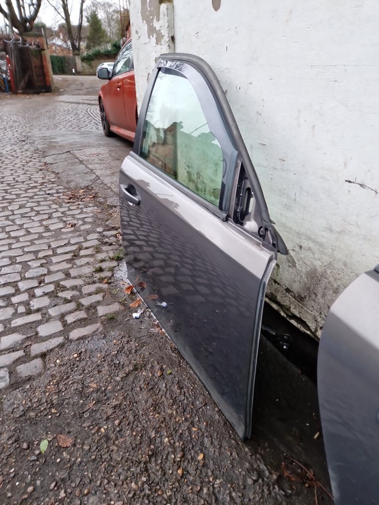 2008 - 2012 Saab 9-3  Estate DOOR - BARE (FRONT DRIVER SIDE) 12768507