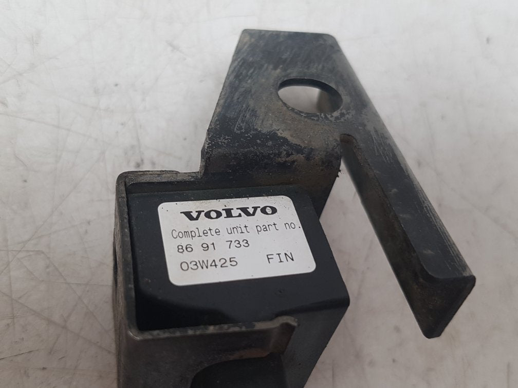 2000 - 2007 Volvo V70  Estate Crash Sensor 8691733